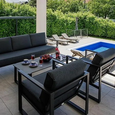 Tonka - Makarska Villa Imotski